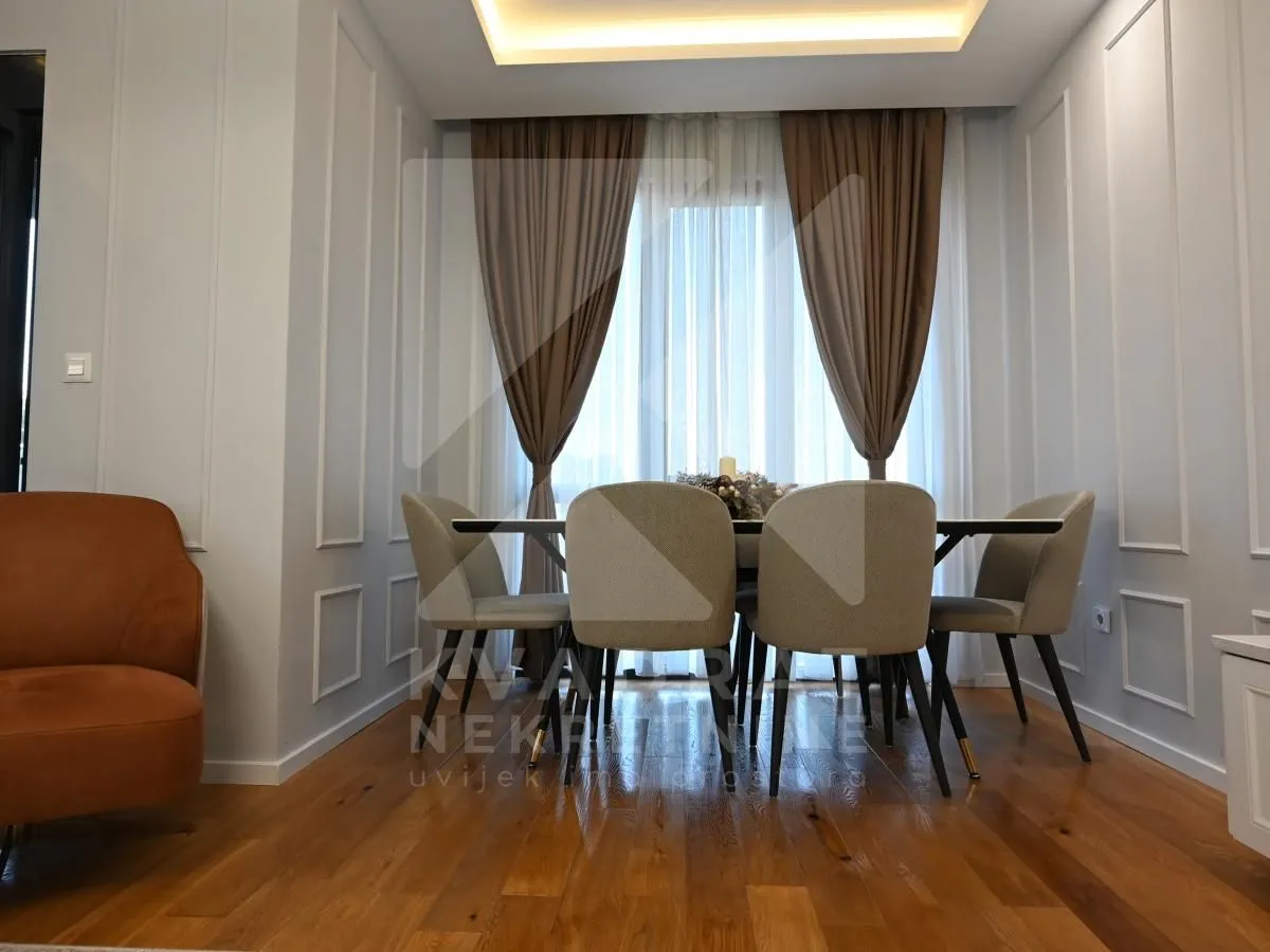 Izdavanje, dvosoban stan, 66m², Centar, Podgorica