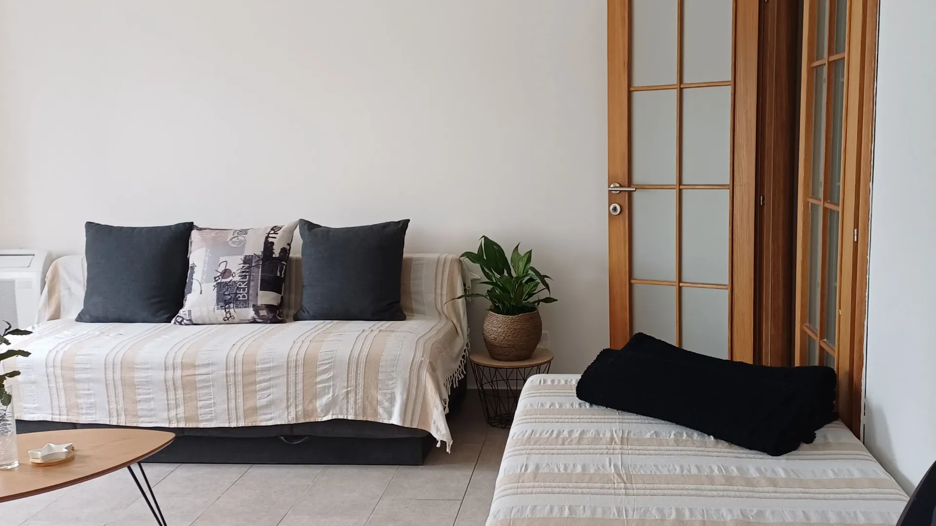 Izdavanje, jednosoban stan, 55m², Lepetani, Tivat