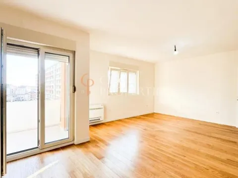 Izdavanje, stan, 92m², Central Point, Podgorica - image 13