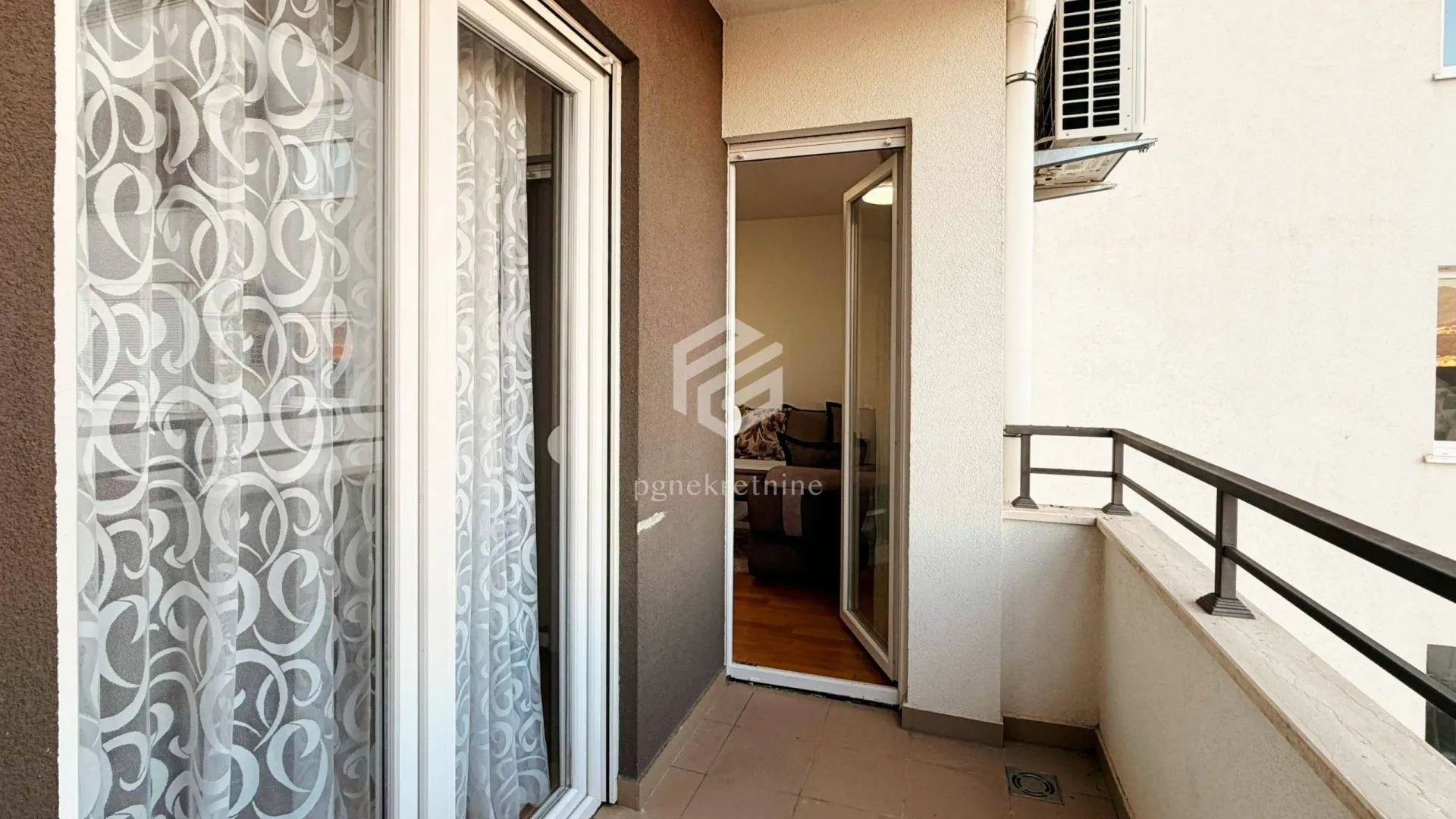 Izdavanje, jednosoban stan, 50m², Stari Aerodrom, Podgorica