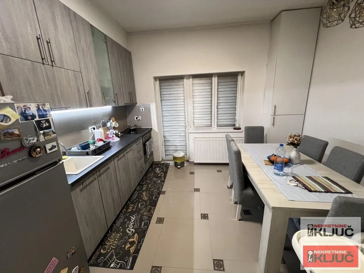 Prodaja, trosoban stan, 87m², Veternik, Novi Sad Sve Podlokacije