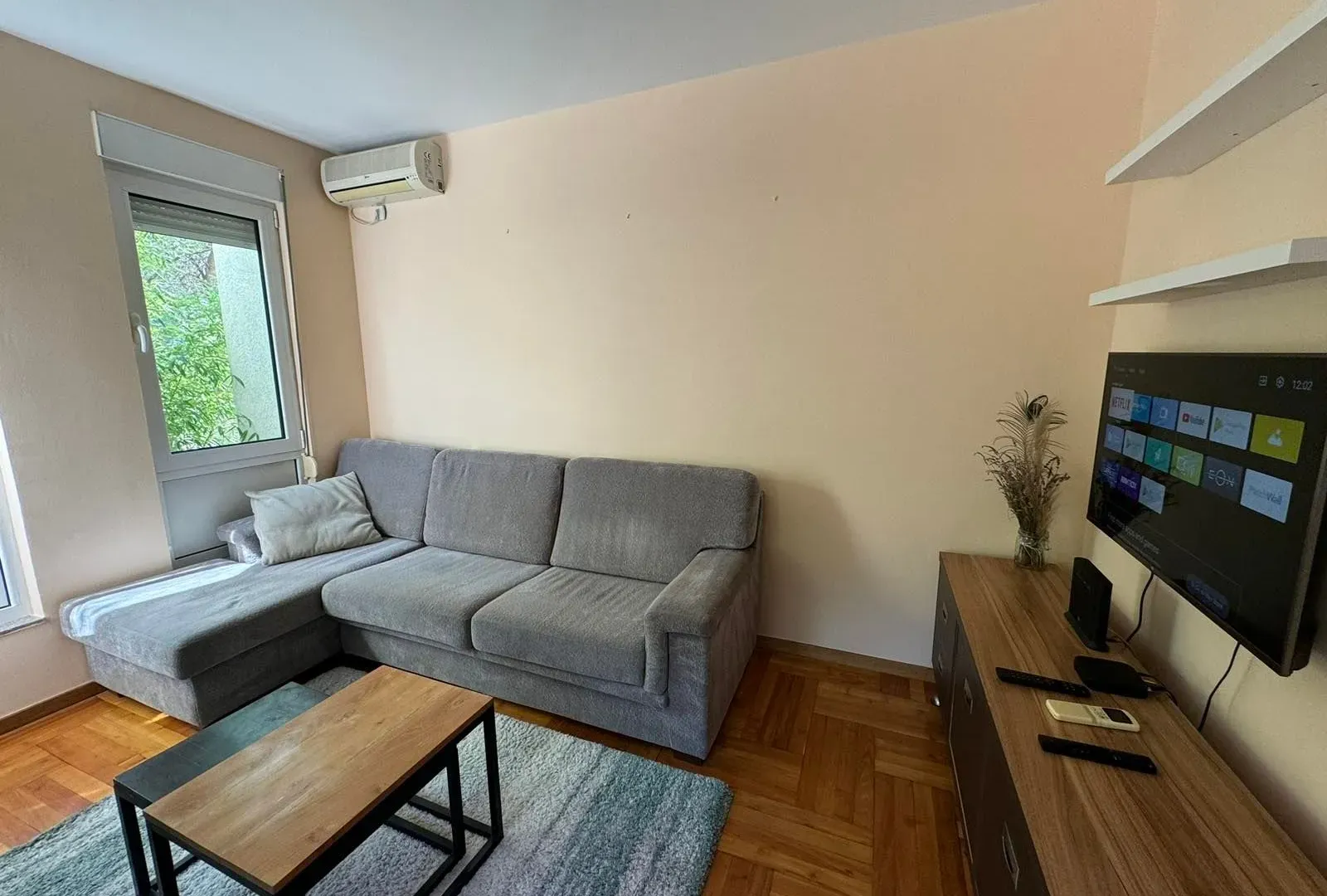 Izdavanje, jednosoban stan, 38m², Pod Goricom, Podgorica