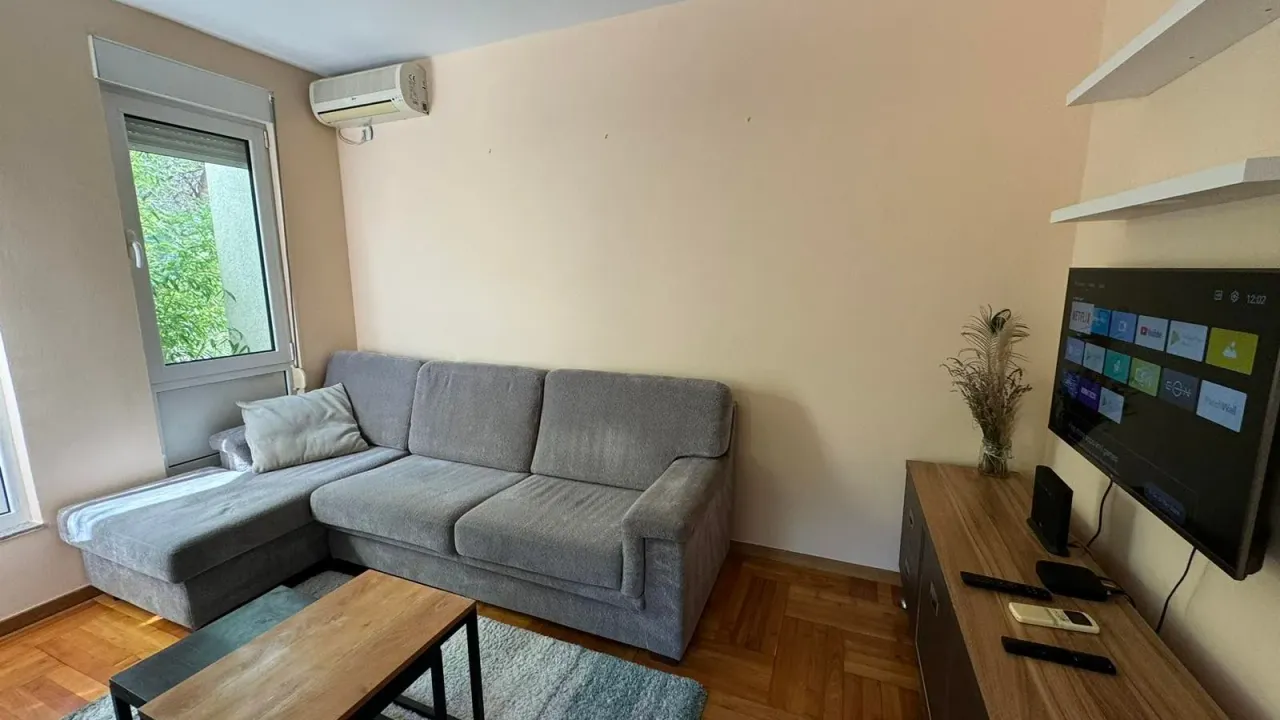 Izdavanje, jednosoban stan, 38m², Pod Goricom, Podgorica