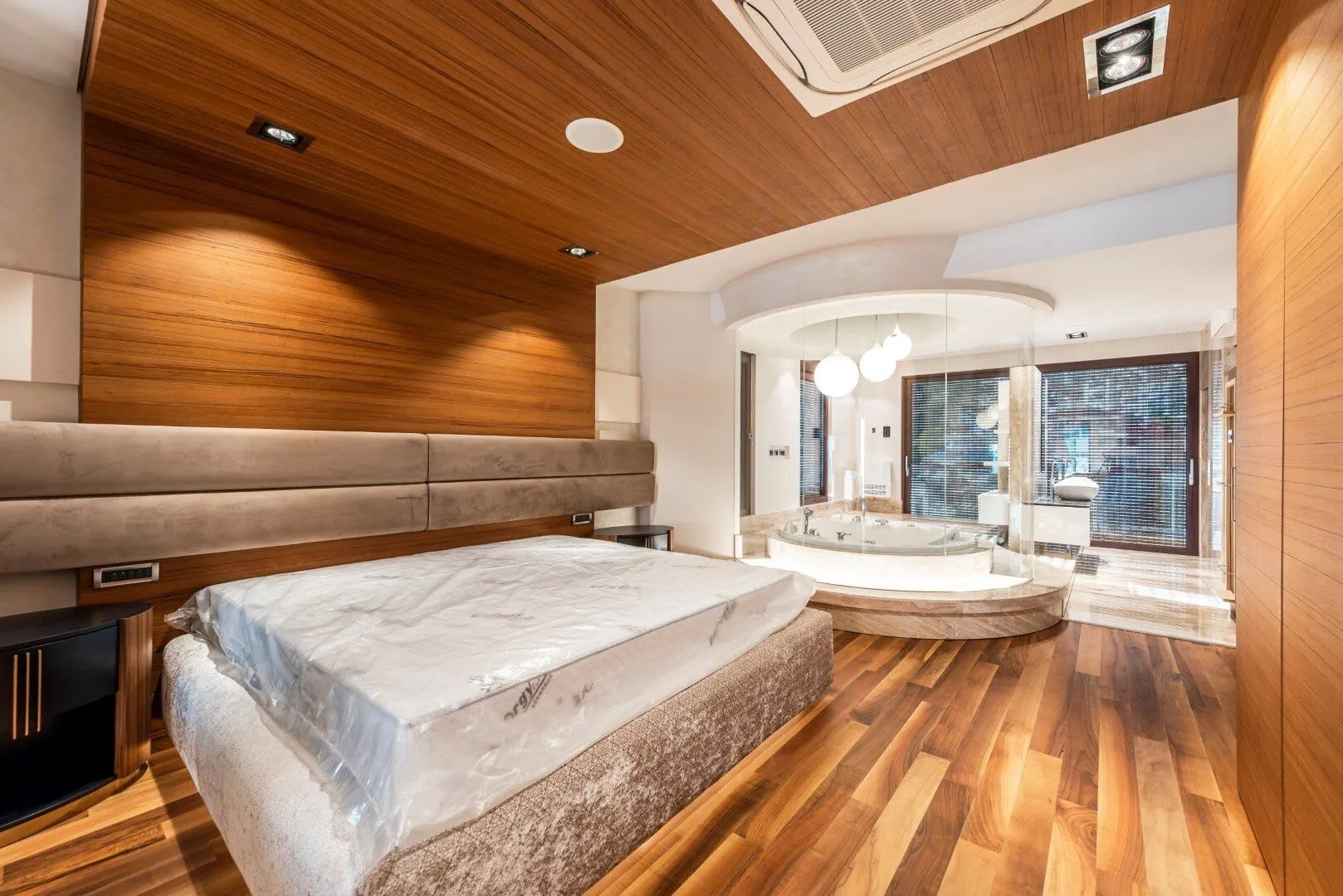 Sale, three bedroom apartment, 308m², Centar, Budva