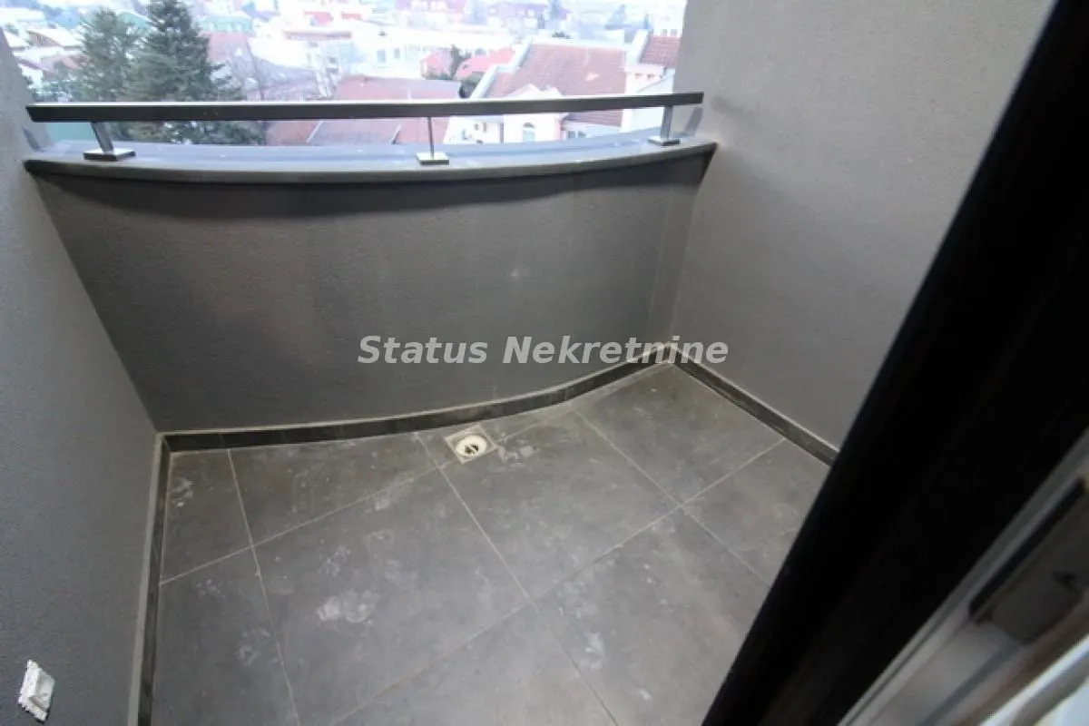 Izdavanje, garsonjera, 28m², Bulevar Oslobodjenja, Novi Sad Sve Podlokacije