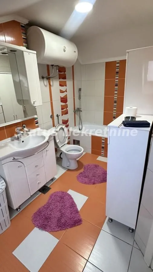 Rent, apartment, 126m², Adamovićevo Naselje, Novi Sad Sve Podlokacije