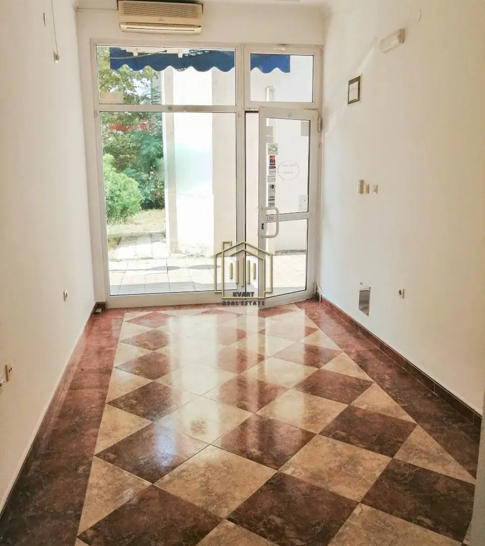 Izdavanje, poslovni prostor, 16m², Centar, Bar