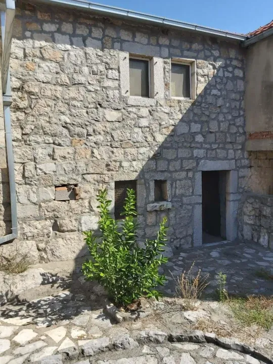 Sale, house, 200m², Brežine, Podgorica