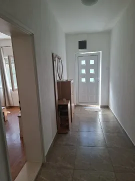 Rent, house, 70m², Momišići, Podgorica - image 12
