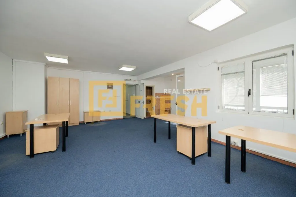 Rent, office space, 1000m², Centar, Podgorica