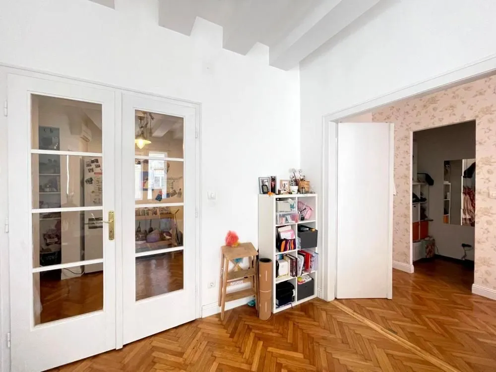 Sale, three bedroom apartment, 72m², Stari Grad, Beograd