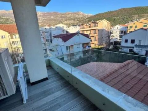 Sale, two bedroom apartment, 78m², Bulevar, Budva - image 10