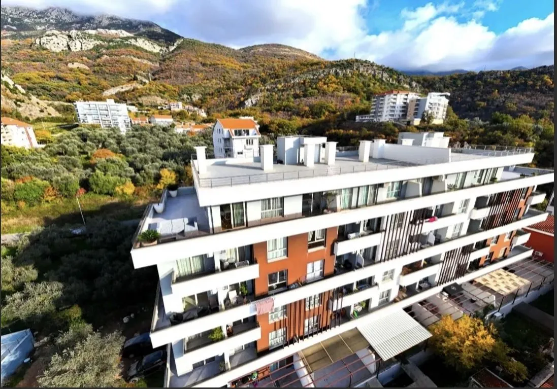 Prodaja, trosoban stan, 463m², Bečići, Budva