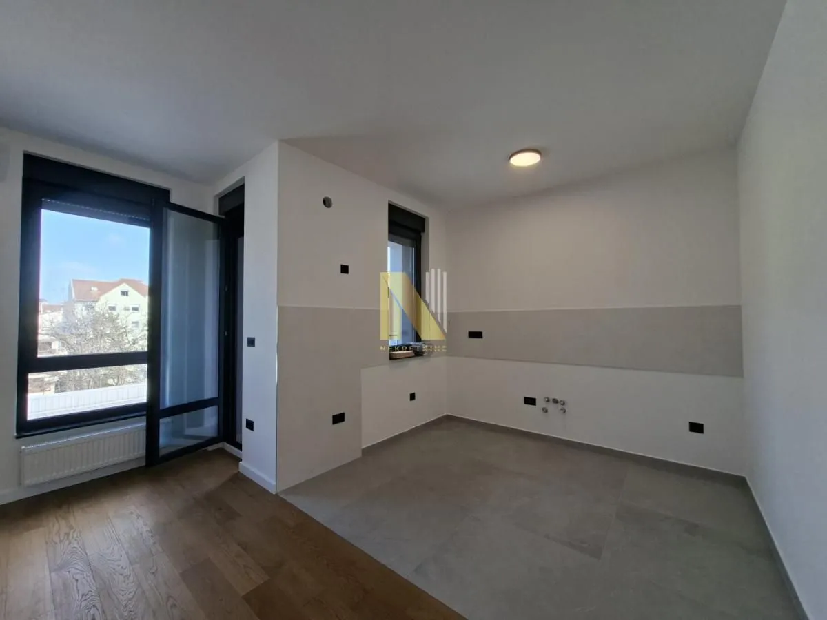 Prodaja, četvorosoban stan, 98m², Grbavica, Novi Sad Sve Podlokacije