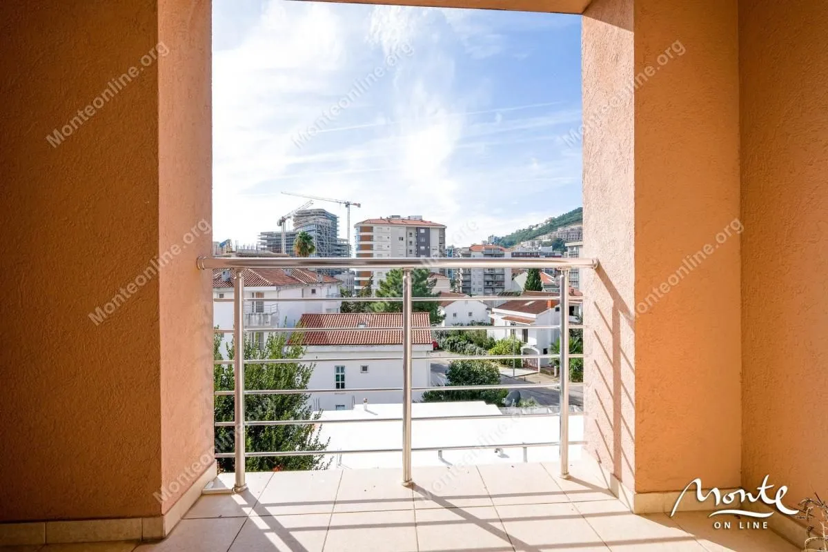 Prodaja, jednosoban stan, 64m², Budva, Crna Gora