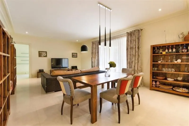Prodaja, dvosoban stan, 100m², Centar, Tivat