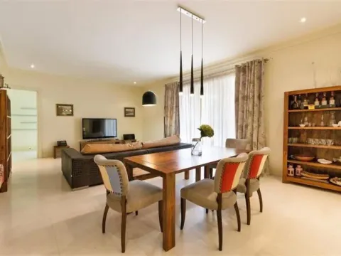 Prodaja, dvosoban stan, 100m², Centar, Tivat - image 6