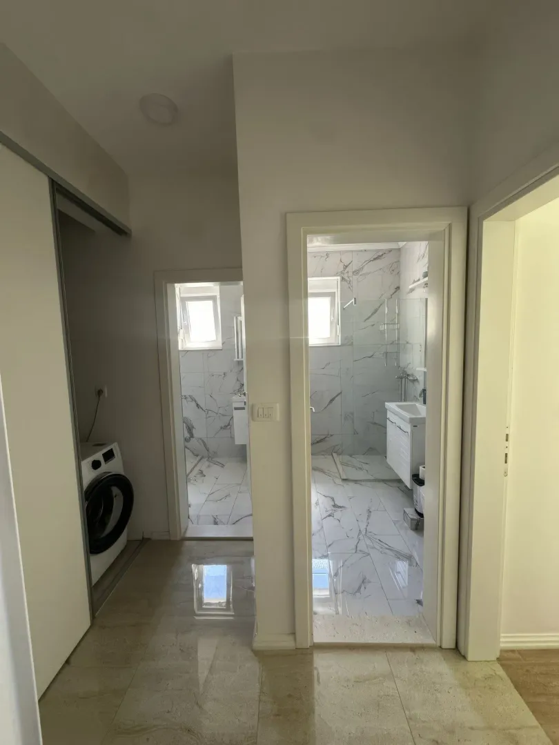 Izdavanje, dvosoban stan, 80m², Kumbor, Herceg Novi