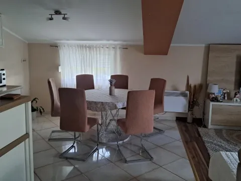 Rent, three bedroom apartment, 106m², Tripovići, Tivat - image 8