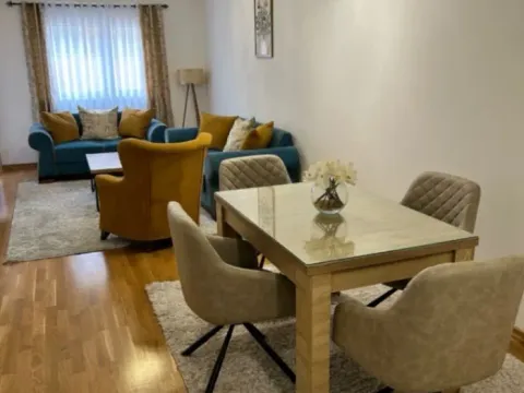 Izdavanje, dvosoban stan, 70m², Tuški Put, Podgorica - image 3