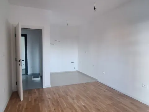 Prodaja, jednosoban stan, 44m², Stari Aerodrom, Podgorica - image 4