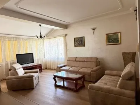 Izdavanje, četvorosoban stan, 150m², Tivat, Crna Gora - image 13