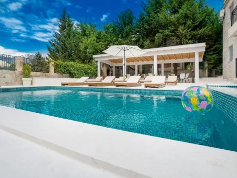 Sale, house, 350m², Stoliv, Kotor - image 2