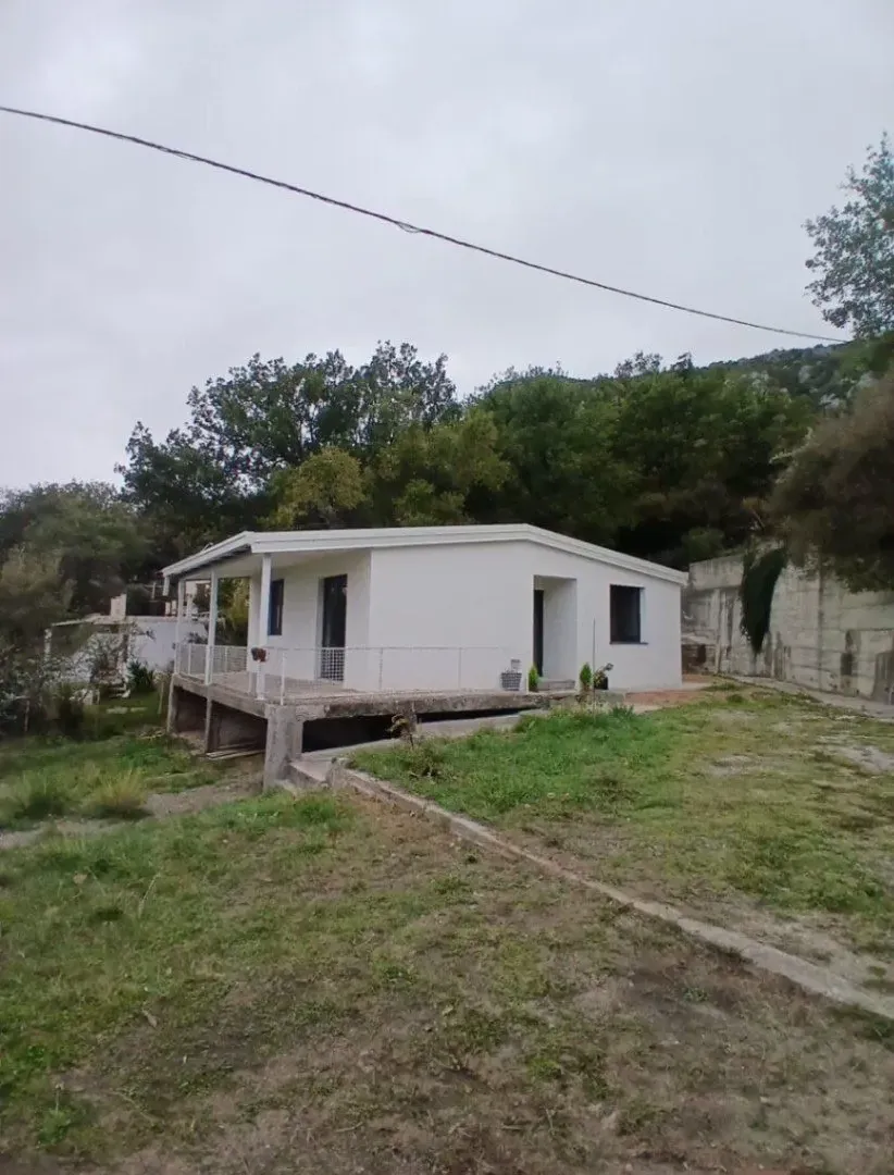 Prodaja, kuća, 70m², Zagrađe, Bar