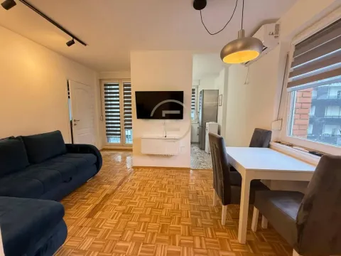 Rent, two bedroom apartment, 40m², Bulevar Oslobodjenja, Novi Sad Sve Podlokacije - image 2