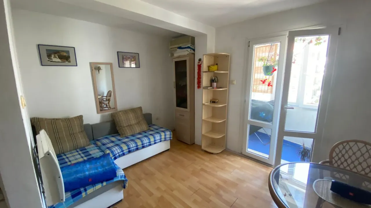 Izdavanje, garsonjera, 27m², Dubovica, Budva
