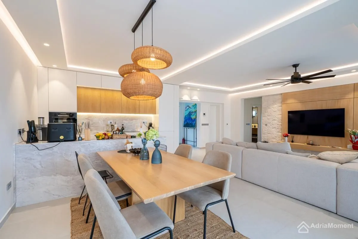 Prodaja, dvosoban stan, 122m², Marići, Tivat