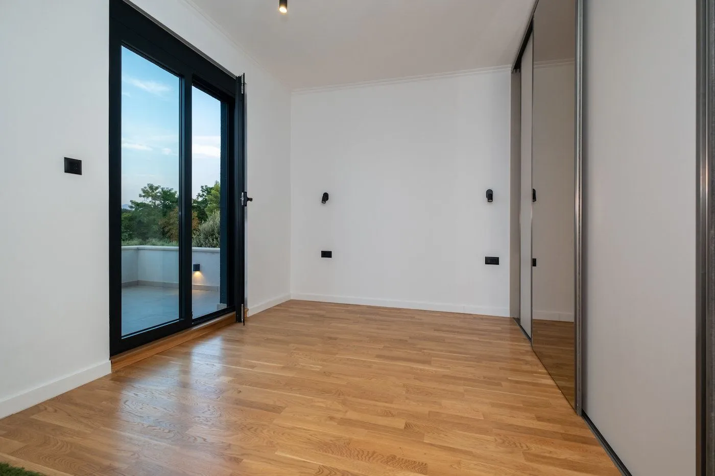 Izdavanje, kuća, 182m², Donja Gorica, Podgorica
