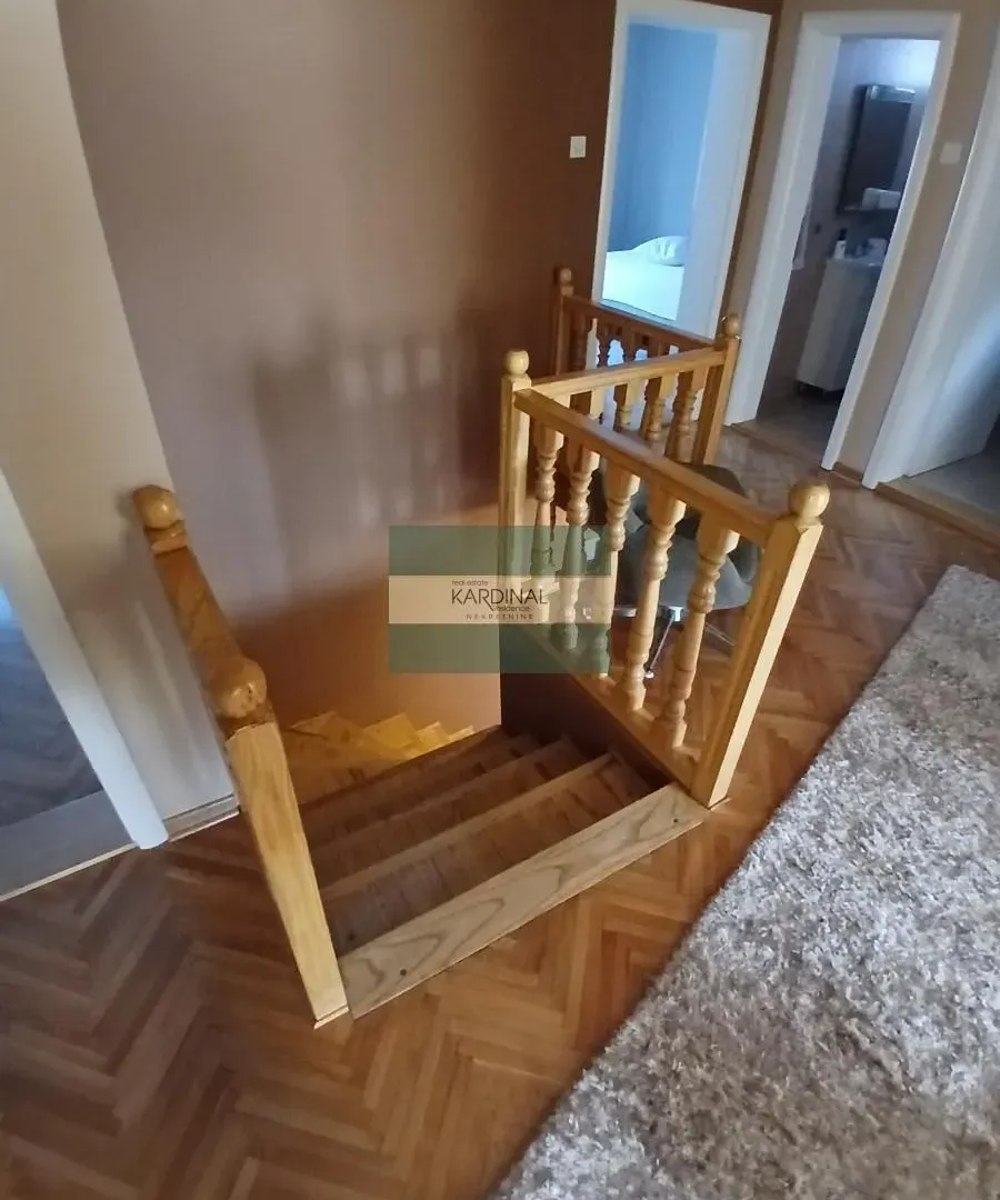 Prodaja, kuća, 379m², Trnava, Jagodina