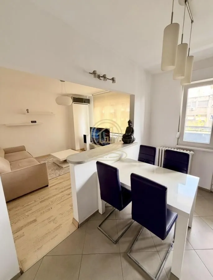 Izdavanje, dvosoban stan, 64m², Savski Venac, Beograd