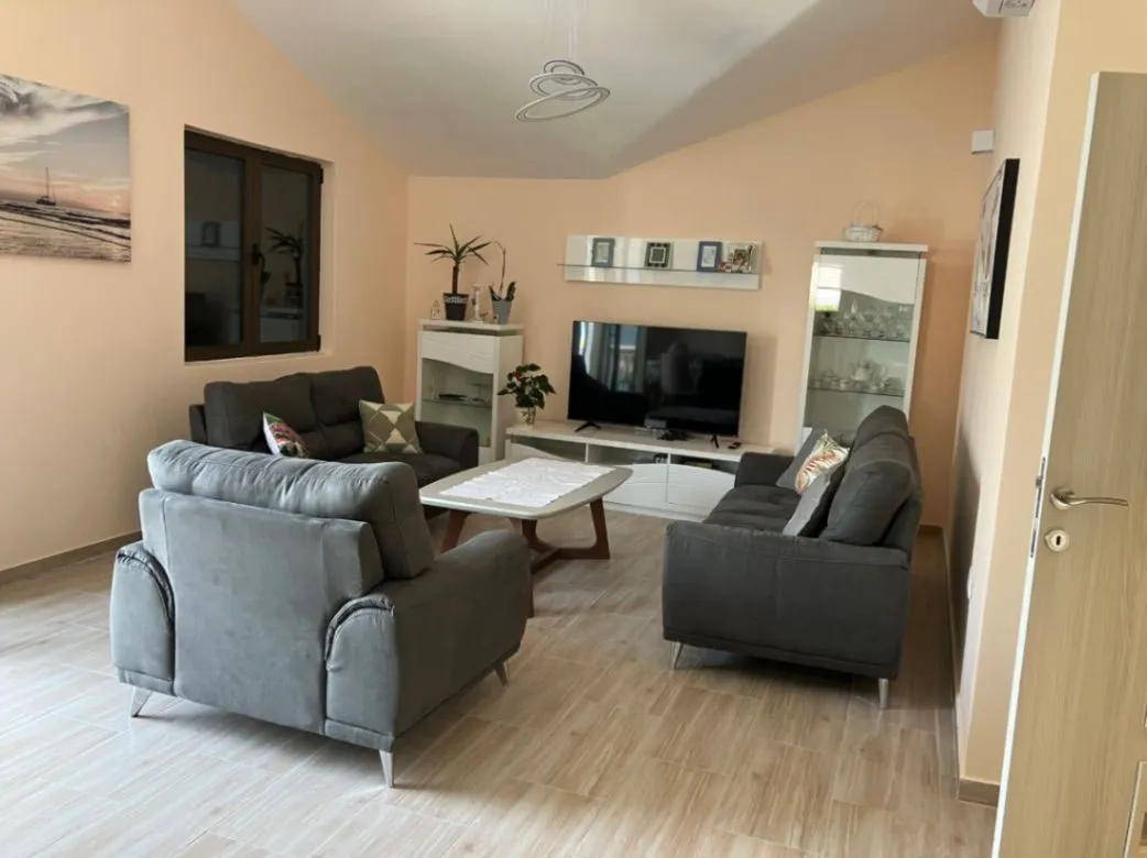 Rent, three bedroom apartment, 90m², Prčanj, Kotor