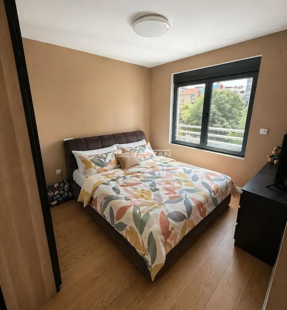 Sale, three bedroom apartment, 69m², Neimar, Vračar Sve Podlokacije