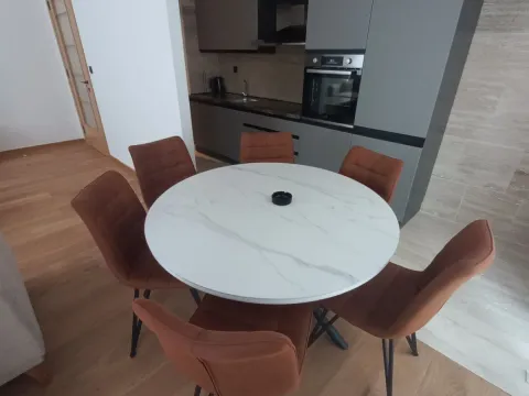 Izdavanje, trosoban stan, 101m², Kod Capital Plaze, Podgorica - image 5