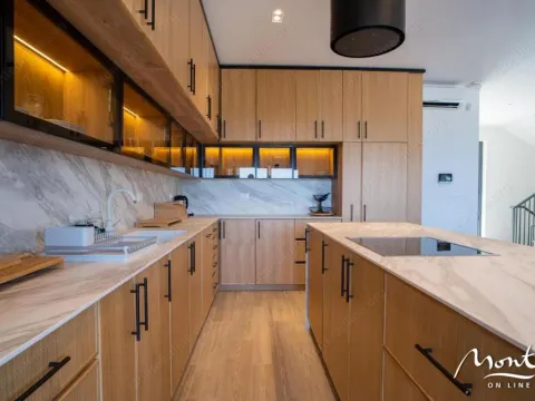 Sale, house, 650m², Reževići, Budva - image 6