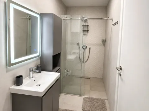 Prodaja, jednosoban stan, 65m², Soho City, Bar - image 7