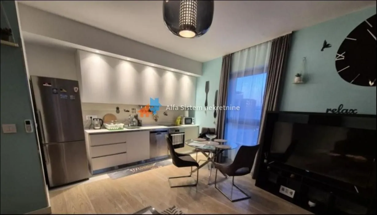 Izdavanje, dvosoban stan, 63m², Savski Venac, Beograd