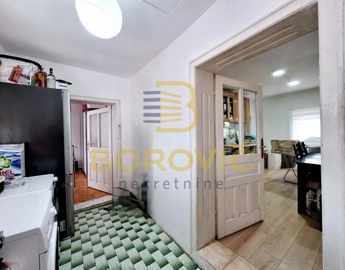 Sale, house, 80m², Voždovac Sve Podlokacije, Beograd