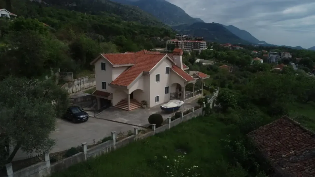 Sale, house, 295m², Kotor, Crna Gora