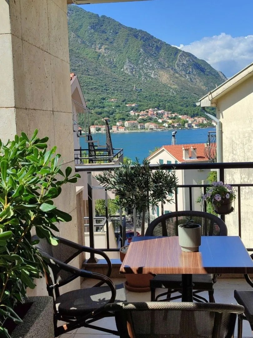Prodaja, trosoban stan, 114m², Dobrota, Kotor