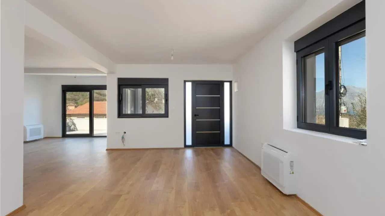 Sale, house, 160m², Škaljari, Kotor