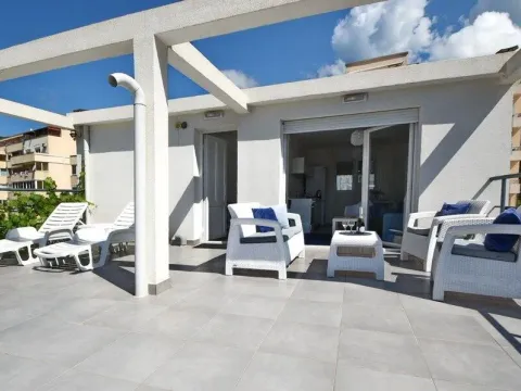 Rent, one bedroom apartment, 90m², Lazi, Budva - image 5