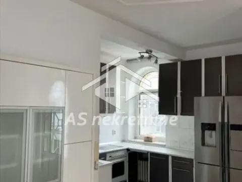 Izdavanje, četvorosoban stan, 135m², Senjak, Beograd - image 9