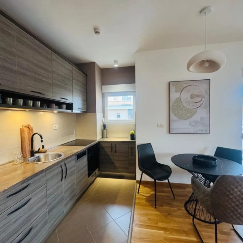 Izdavanje, jednosoban stan, 52m², City Kvart, Podgorica