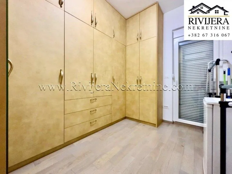 Prodaja, trosoban stan, 108m², Centar, Kotor