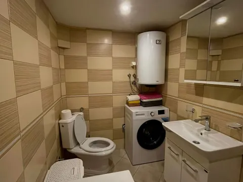 Izdavanje, trosoban stan, 84m², Mažina, Tivat - image 7