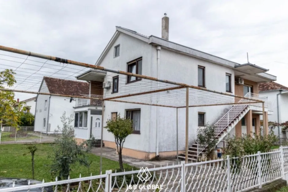 Izdavanje, dvosoban stan, 80m², Masline, Podgorica